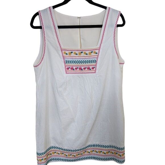 BCBGeneration Mini Dress Embroidered Floral Square Neck Oversized Small - Picture 1 of 11